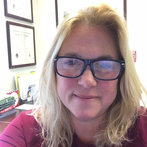 Meet your Posher, Christine - Picture 1 of 1